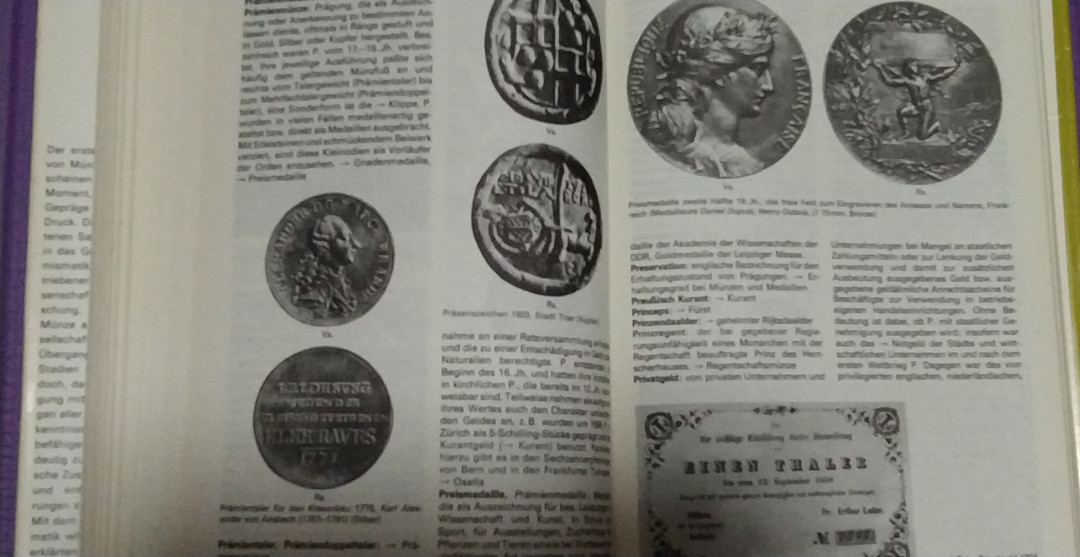 世界钱币章牌书籍专场拍卖第12期 《钱币学词典》（包括硬币、纸币、章牌等内容）