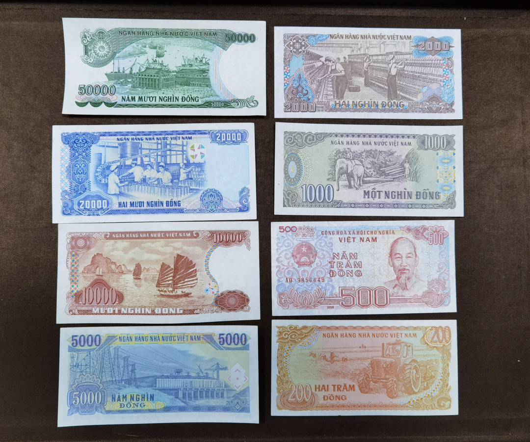 北京马甸外币专卖拍卖第二十八期，纸币专场，陆续上新，欢迎关注 越南纸币8张/套，品相如图全新