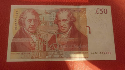 【囧羊收藏】精选微拍第1期~世界钱币场 2010年版英国F序列50镑 首发AA冠全新UNC保真 无4号码