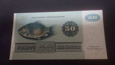 【囧羊收藏】精选微拍第1期~世界钱币场 1972版（ND1997年）丹麦50克朗 全新UNC雪白无斑 欧洲鲫鱼