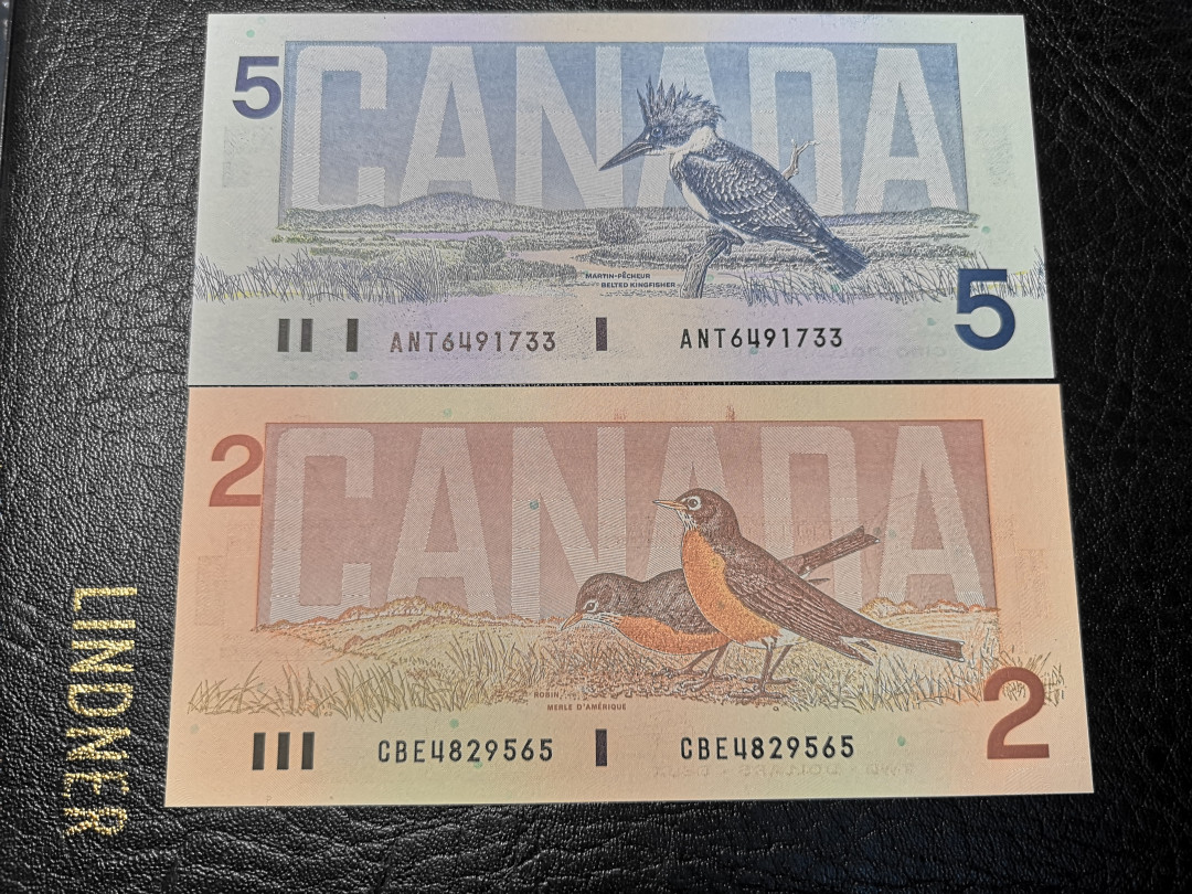 《外钞收藏家》第九十期 拍卖 加拿大鸟版5、2加元  两张 全新绝品