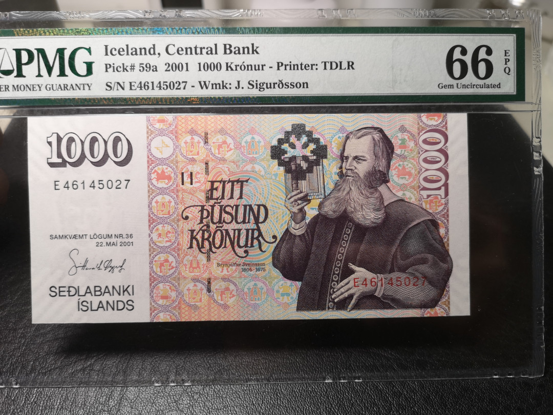 《外钞收藏家》第九十期 拍卖 2001年冰岛 1000克朗  pmg66