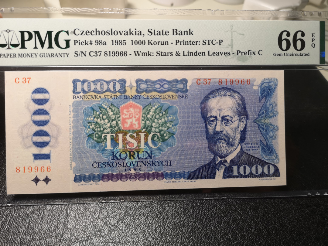 《外钞收藏家》第九十期 拍卖 捷克斯洛伐克1985年1000克朗  pmg66  819966 非常不错的号码
