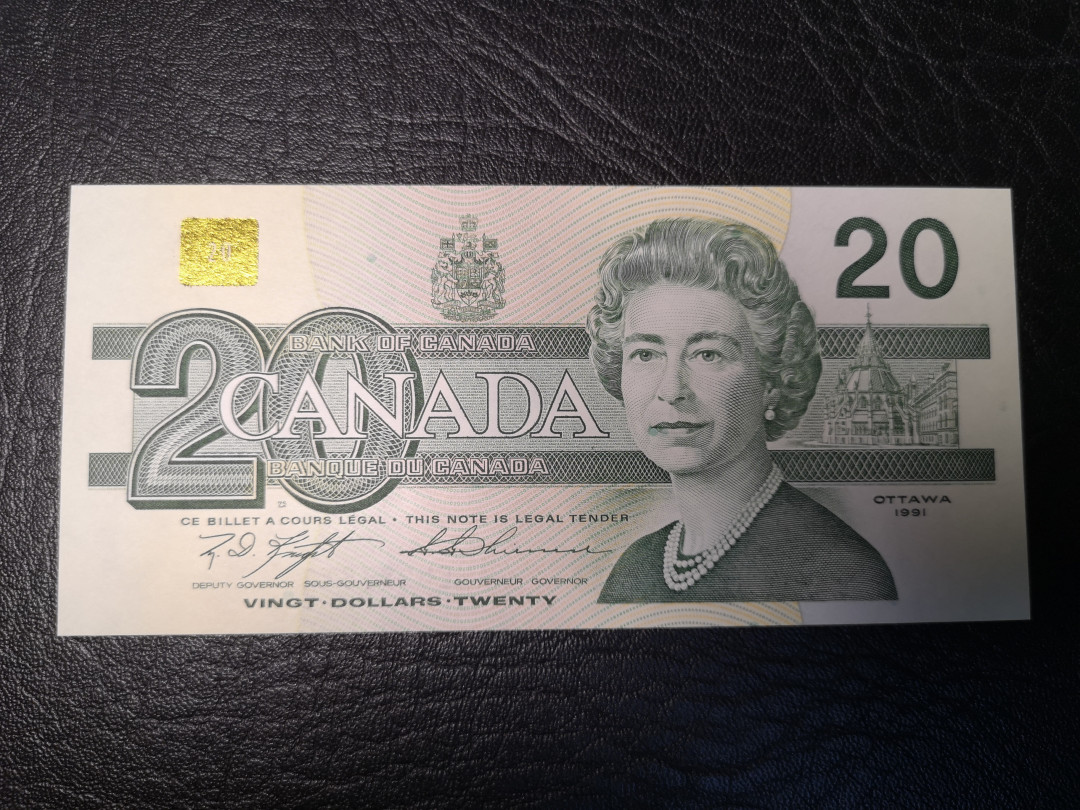 《外钞收藏家》第九十期 拍卖 加拿大鸟版 20加元  全新绝品