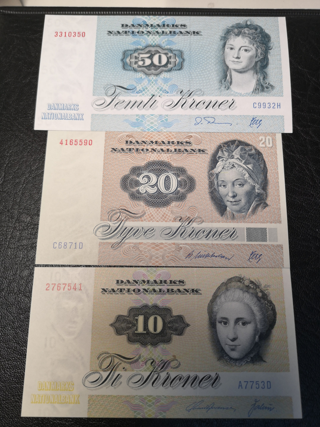 《外钞收藏家》第九十期 拍卖 丹麦动物版50、20、10克朗 三张 全新绝品