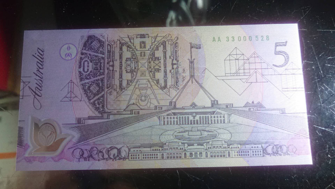 【囧羊收藏】精选微拍第2期~中外钱币场 双11特别版 1992年澳大利亚5元塑料钞（首发初版，票面带年份） 全新UNC 全程无47