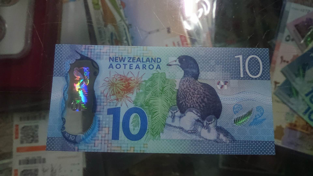 【囧羊收藏】精选微拍第2期~中外钱币场 双11特别版 2015年新西兰10元塑料钞（明亮版）首发AA冠罕见 全新UNC