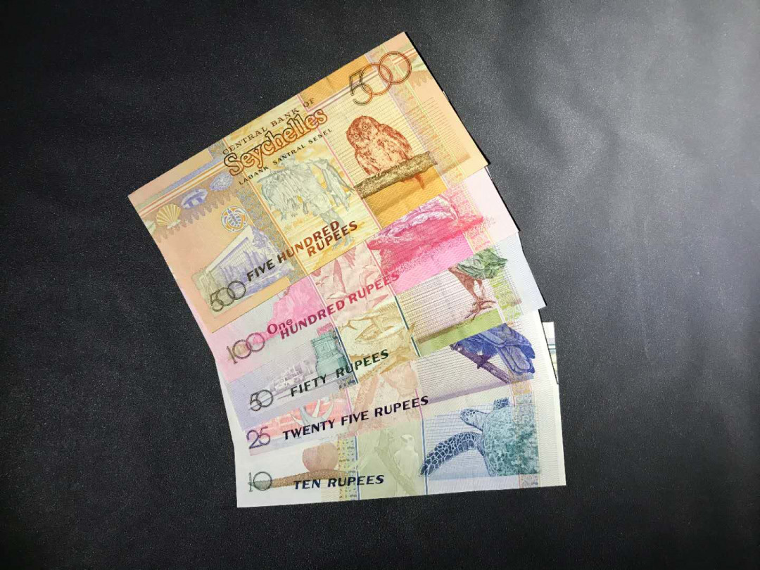 【鲸贝乐淘】千字文·第“杜稿钟隶，漆书壁经”号拍卖 51，塞舌尔老版纸币全套含大值票500-10各一张，500这张微软其余均绝品