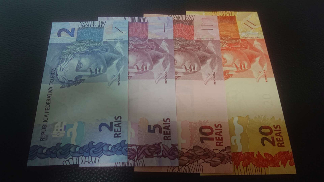 【囧羊收藏】精选微拍第3场~裸币场 11.15晚八点半 2010年巴西2+5+10+20雷亚尔 小全套 全新UNC绝品（10和20为AA冠）