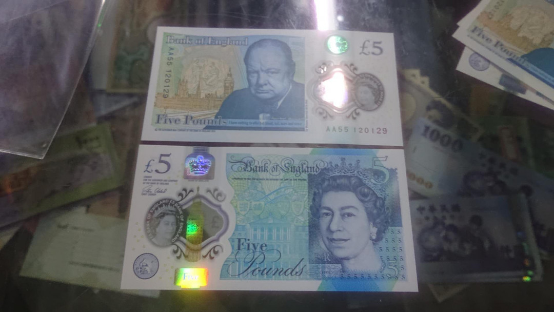 【囧羊收藏】精选微拍第2期~中外钱币场 双11特别版 2016年英国G序列5镑 首发AA冠 全新UNC绝品无47号码（拍的是一张）