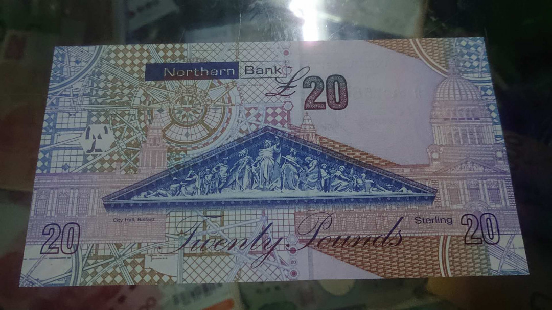 【囧羊收藏】精选微拍第3场~裸币场 11.15晚八点半 2011年北爱尔兰20镑 北方银行 初版全新绝品（已实体店里售出勿出价）