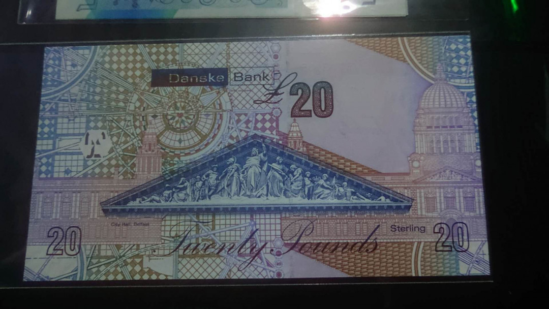 【囧羊收藏】精选微拍第3场~裸币场 11.15晚八点半 2012年北爱尔兰20镑 丹斯特银行 首发AA冠 全新UNC绝品