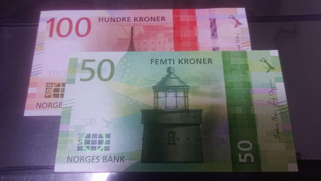 【囧羊收藏】精选微拍第3场~裸币场 11.15晚八点半 挪威50+100克朗各一张 全新UNC