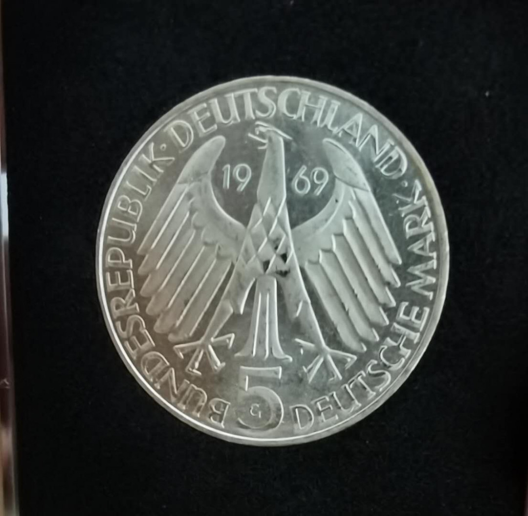 马甸外币专卖微拍第二十九期，银币专场，陆续上新，欢迎关注 1968年德国5马克冯塔纳诞辰150周年纪念银币，重：11.2克。成色：625，品相如图