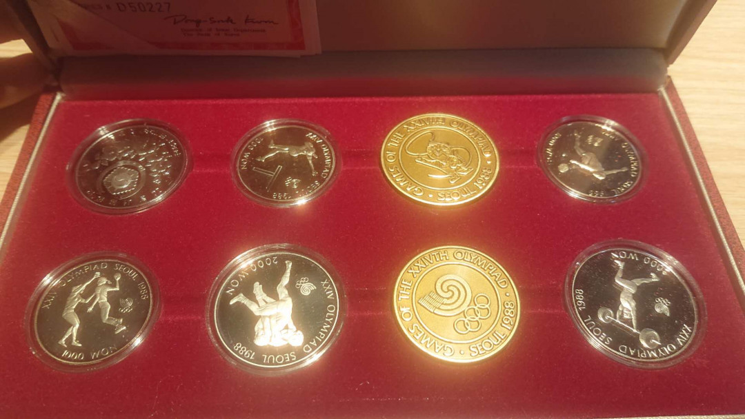 【囧羊收藏】精选微拍第五场~世界硬币（套装）专场（陆续上架） 1988面韩国汉城奥运会精制纪念币 原盒证书 全品
