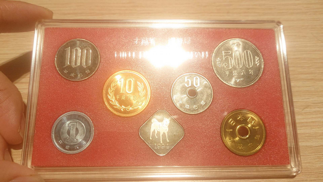 【囧羊收藏】精选微拍第五场~世界硬币（套装）专场（陆续上架） 1994年日本硬币套装 纪念京都建成1200周年 全新原盒，非常稀少（目录价格六七千日元）