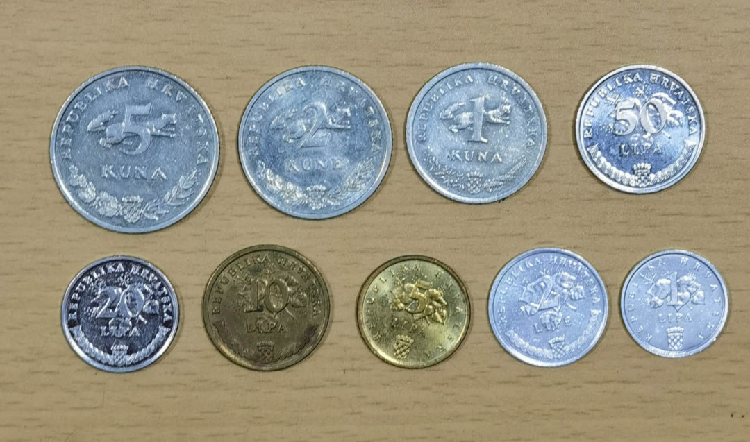 北京马甸外国钱币专卖微拍第三十期，非贵金属纪念币，流通币专场，陆续上新，欢迎关注 克罗地亚流通币9枚/套，品相如图
