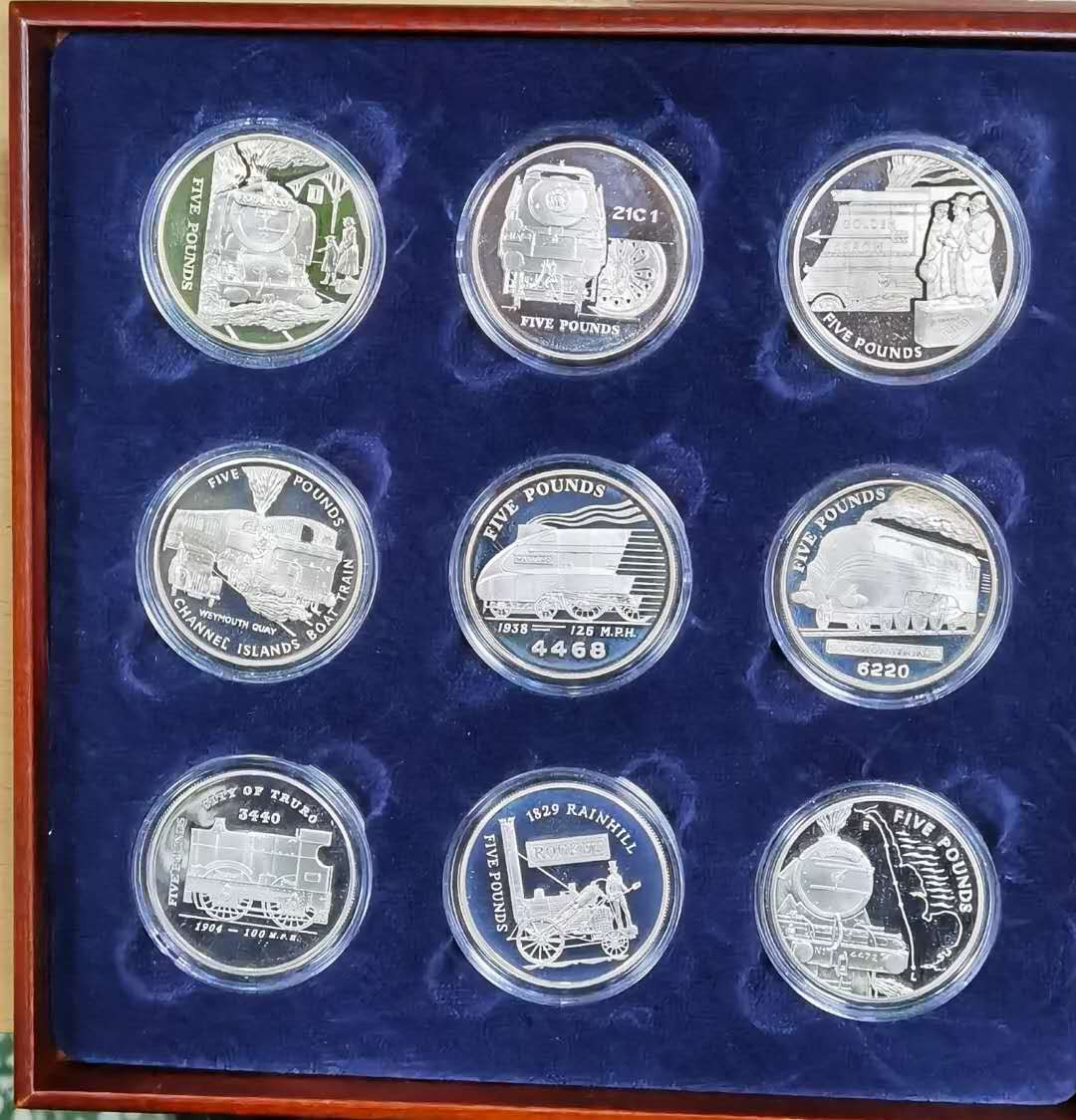 马甸外币专卖微拍第二十九期，银币专场，陆续上新，欢迎关注 2004年泽西岛发行火车纪念银币18枚/套，每枚重：28.28克，成色925，品相如图，盒证齐全