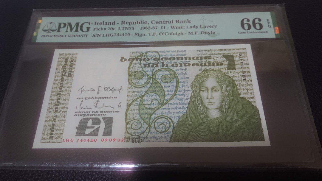 【囧羊收藏】精选微拍第4场~评级币专场（有澳门金龙，荷兰伊拉斯谟等），近期陆续上架 1982年爱尔兰1镑 全新UNC PMG66E
