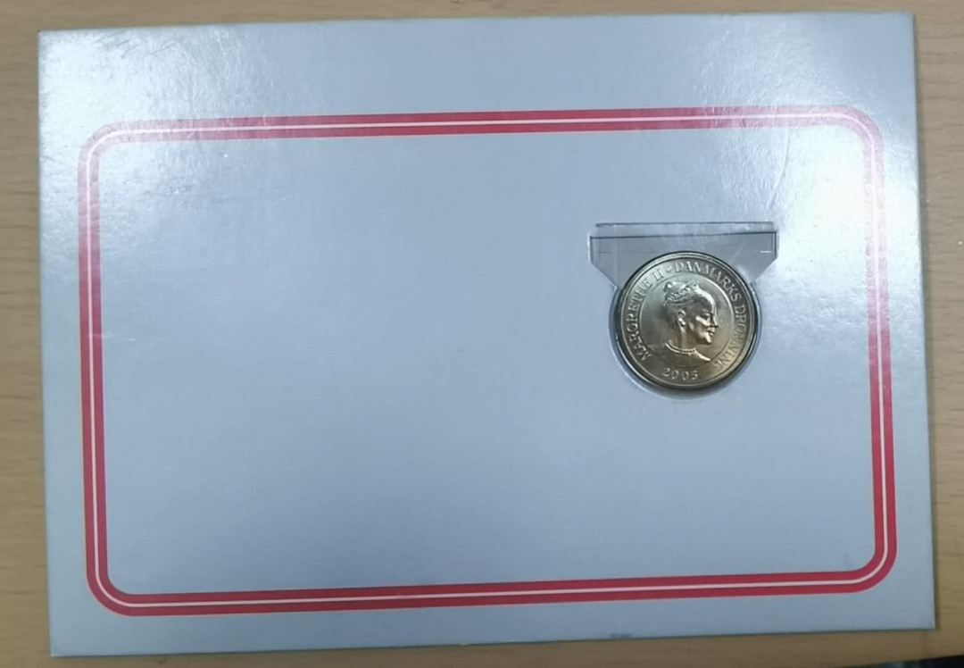 北京马甸外国钱币专卖微拍第三十期，非贵金属纪念币，流通币专场，陆续上新，欢迎关注 2005年丹麦10克朗纪念币，邮票卡装纪念册，品相如图