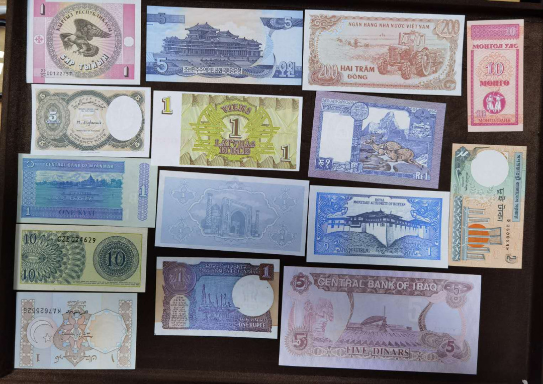 北京马甸外币专卖微拍第三十一期，纸币专场，陆续上新，欢迎光临 亚洲15个国家15张纸币，品相如图全新