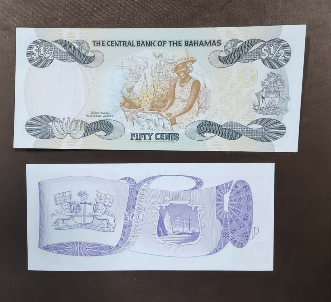 北京马甸外币专卖微拍第三十一期，纸币专场，陆续上新，欢迎光临 巴拿马，圣赫勒拿纸币2张，品相如图全新