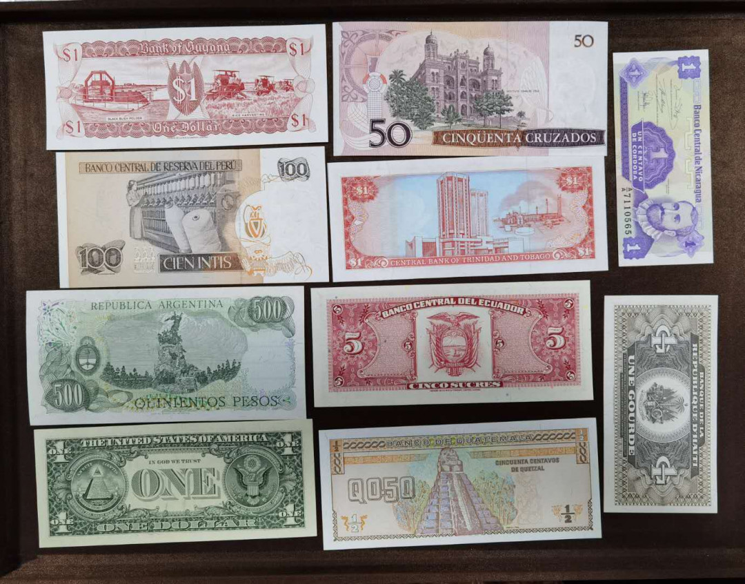 北京马甸外币专卖微拍第三十一期，纸币专场，陆续上新，欢迎光临 美洲10个国家10张纸币，品相如图全新