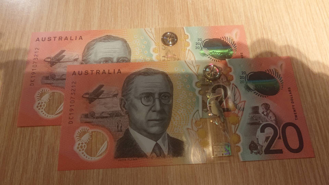 【囧羊收藏】精选微拍第六期~世界各国钱币场（陆续新增上架） 2019年澳大利亚20元塑料钞 两张全同号为一件 全新绝品