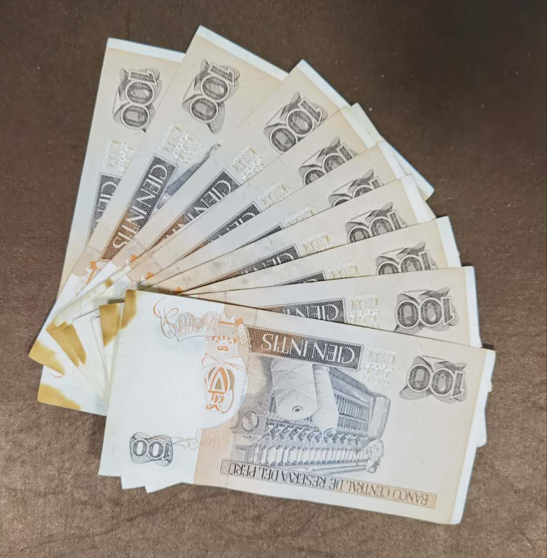 北京马甸外币专卖微拍第三十一期，纸币专场，陆续上新，欢迎光临 秘鲁100纸币10张，品相如图：流通品5一8品