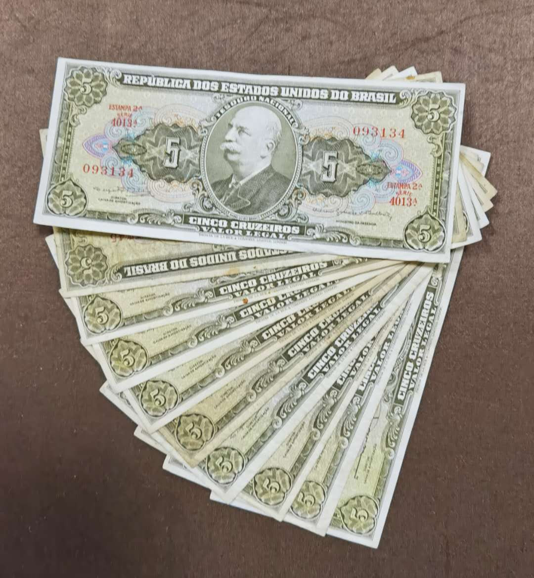 北京马甸外币专卖微拍第三十一期，纸币专场，陆续上新，欢迎光临 早期巴西美元版纸币10张，品相如图：流通品5一8品