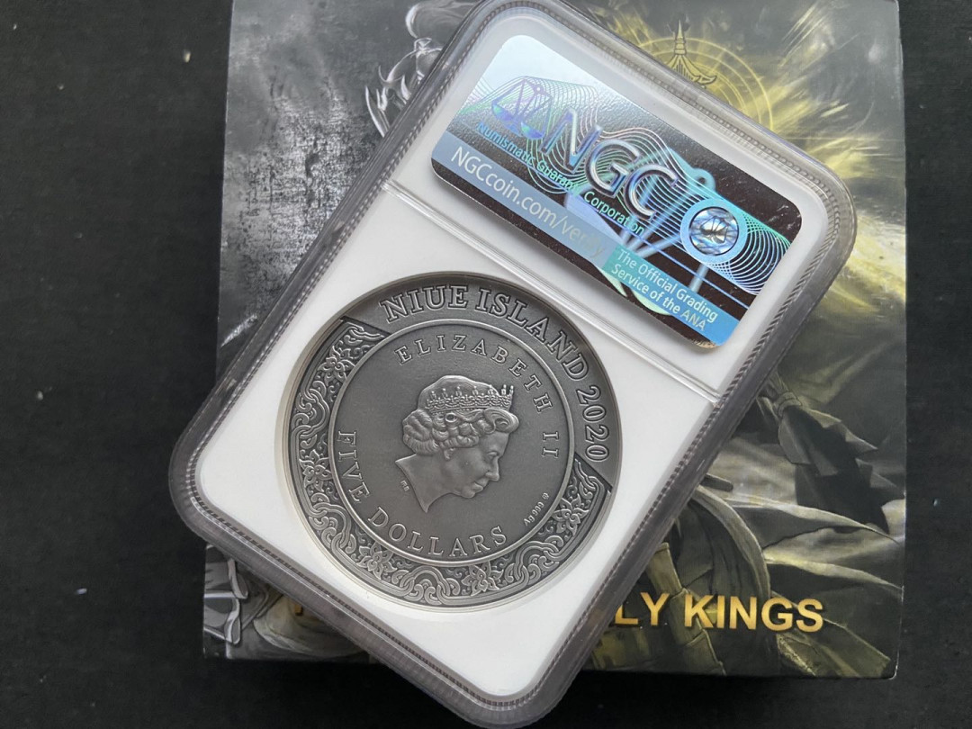 【币观天下】第130场钱币拍卖～ 【纽埃】高浮雕系列四大天王之多闻天蓝标ngc70