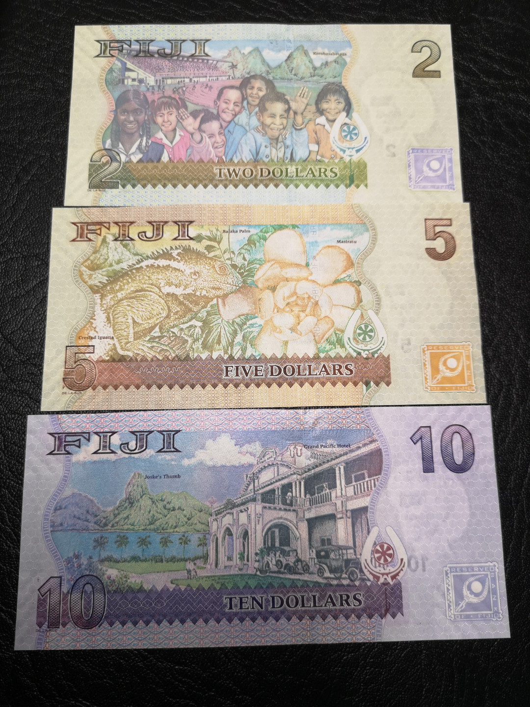 《外钞收藏家》第九十二期 精品拍卖 斐济2007年全同号1978号 六张 全新unc