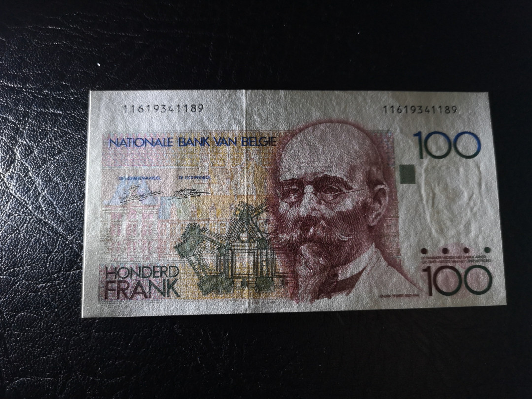 《外钞收藏家》第九十二期 精品拍卖 比利时倒二版100法郎 全新unc