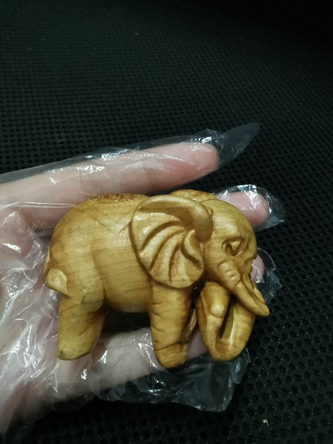 闽南收藏拍卖第1期 木雕小象一个黄亮物件自带木香