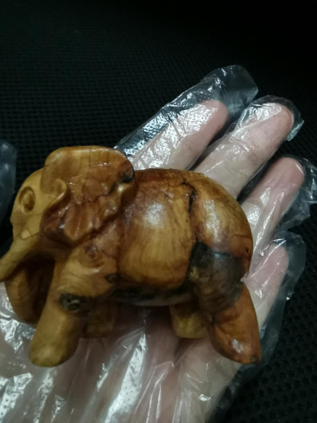 闽南收藏拍卖第1期 木雕小象一个黄亮物件自带木香