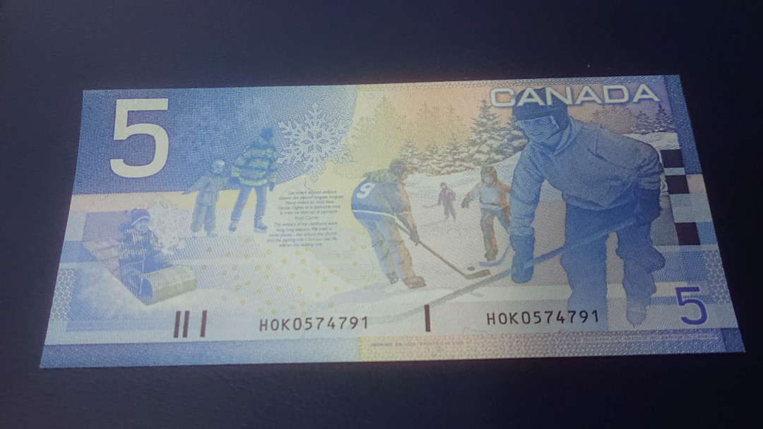 【囧羊收藏】精选微拍第八场 世界钱币共舞 2002年初版加拿大5元 旅版 无金属线（实际印制年份2005）