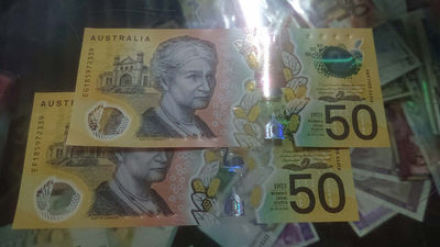 【囧羊收藏】精选微拍第八场 世界钱币共舞 2018年版澳大利亚50元塑料钞 错版钞 两张全同号为一件 全新绝品塑料窗口完美无划伤