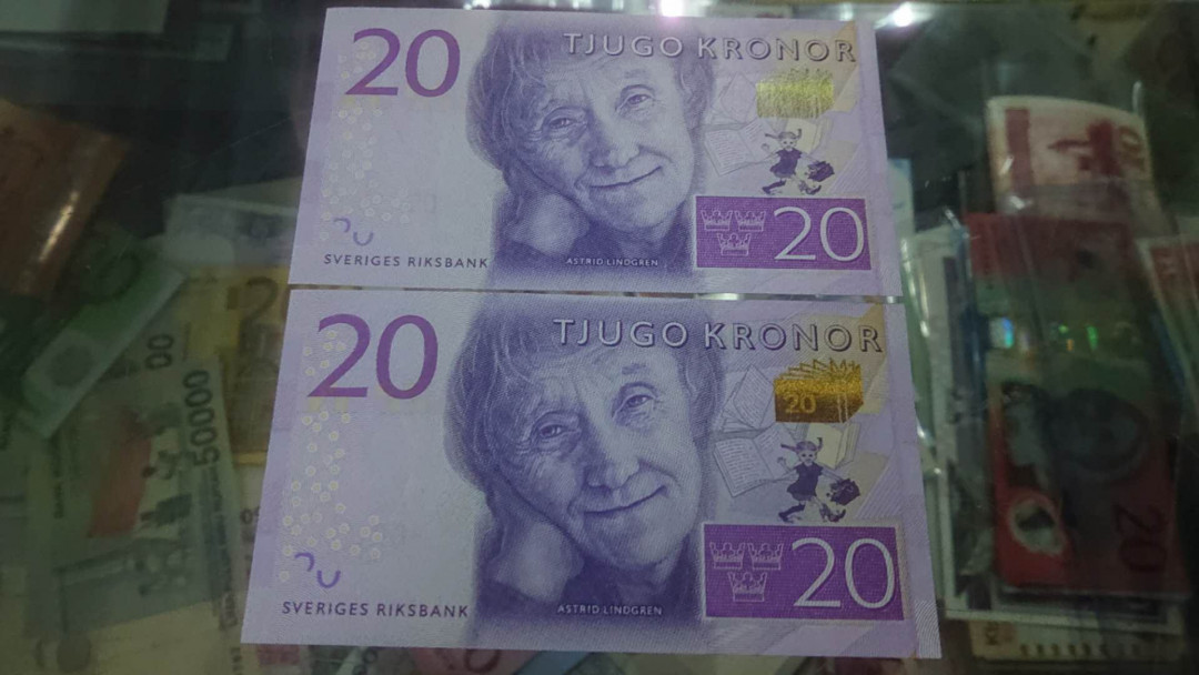 【囧羊收藏】精选微拍第八场 世界钱币共舞 2017年瑞典20克朗 两张如图为一件一起拍 全新绝品少见品种