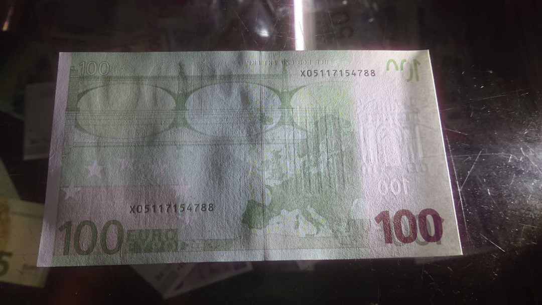 【囧羊收藏】精选微拍第八场 世界钱币共舞 2002版欧元100 首签 德国版 全新UNC绝品尾号88 适合评级