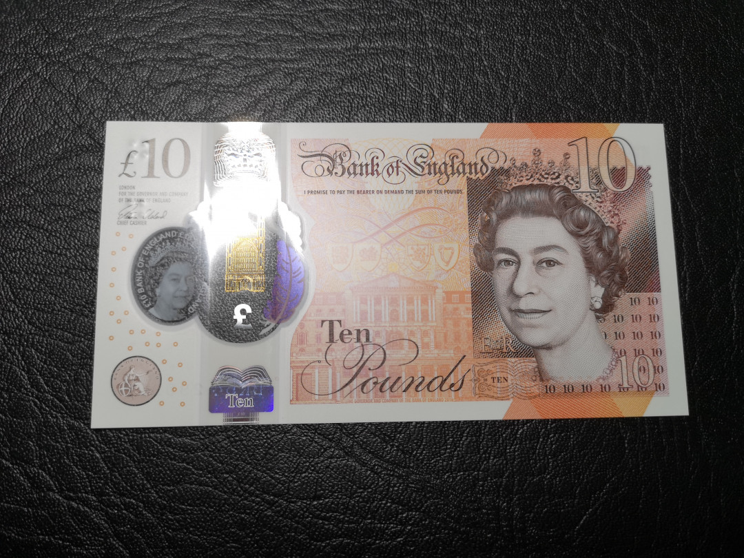 《外钞收藏家》第九十三期拍卖 英国最新版塑料钞 10镑 全新UNC