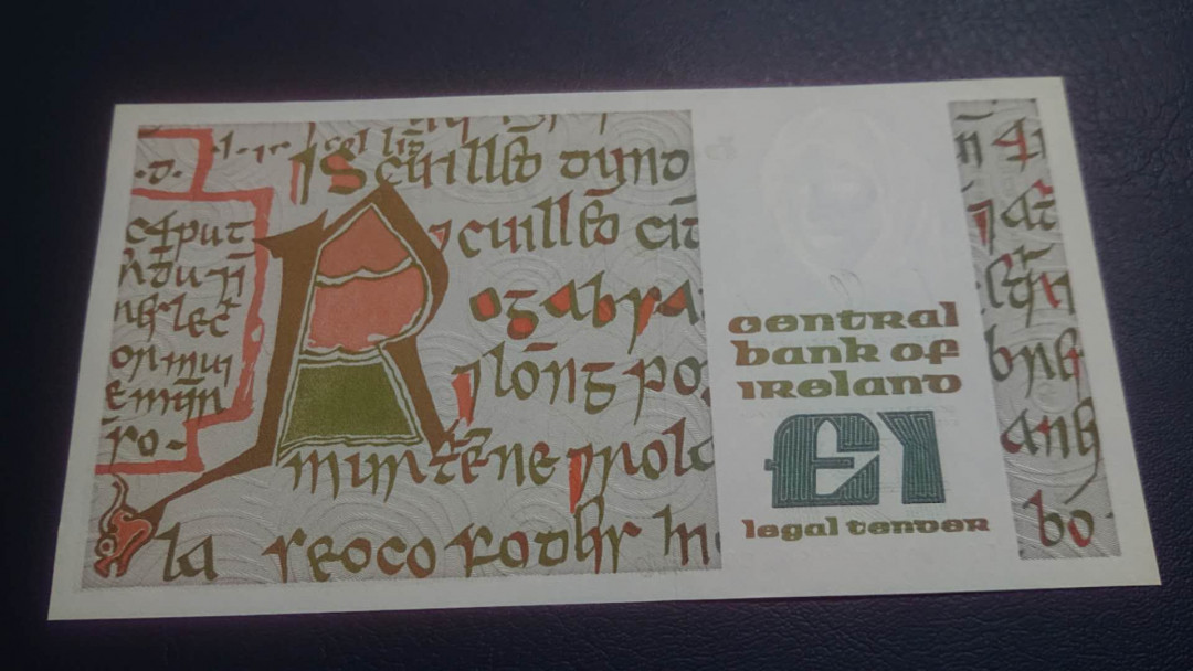 【囧羊收藏】精选微拍第八场 世界钱币共舞 1988年爱尔兰1镑 全新UNC绝品