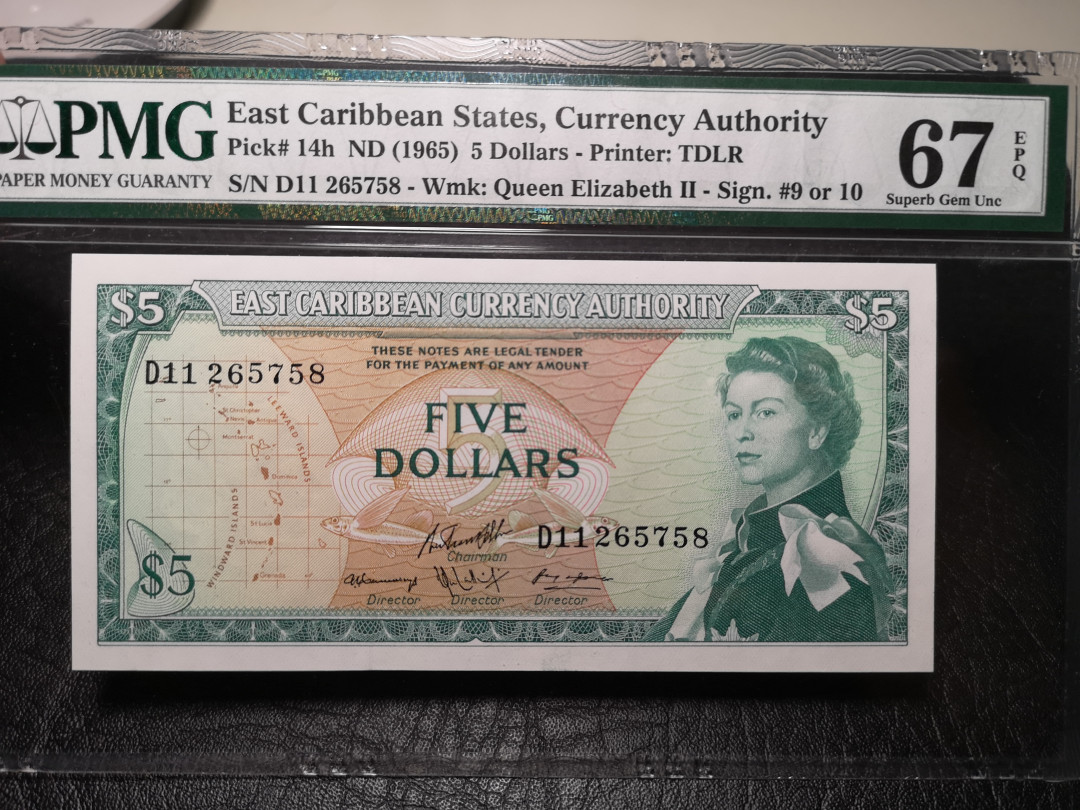 《外钞收藏家》第九十三期拍卖 1965年东加勒比5刀 PMG67 高分女王