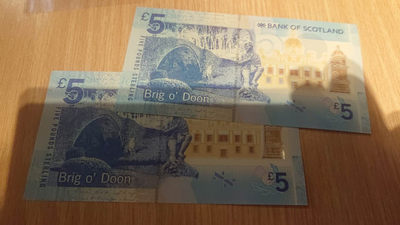 【囧羊收藏】精选微拍第八场 世界钱币共舞 2016年苏格兰5镑 首发AA冠 两张连号为一件 绝品