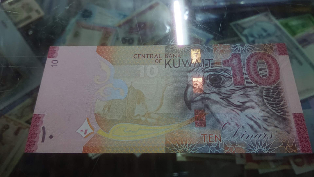 【囧羊收藏】精选微拍第八场 世界钱币共舞 科威特10第纳尔 全新UNC