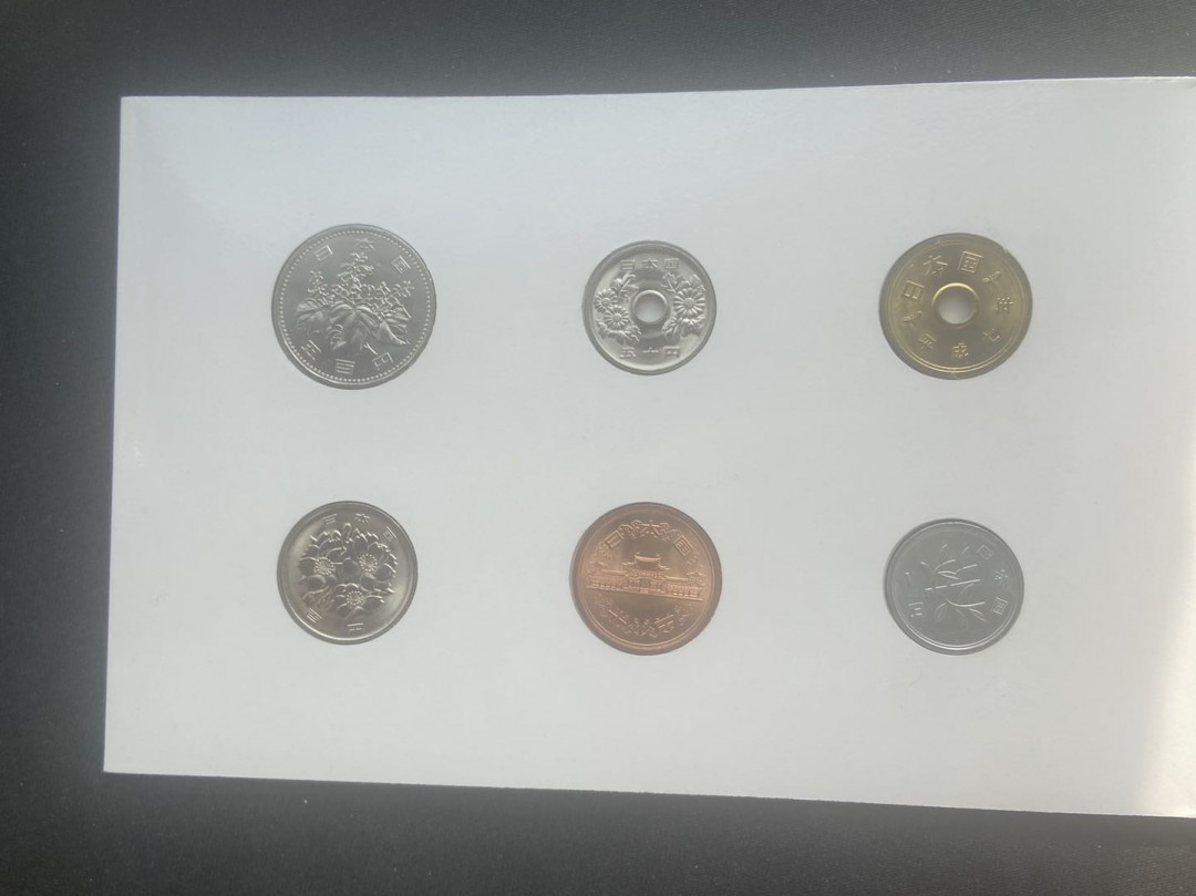 【币观天下】第131期钱币拍卖～ 【日本】日本6枚流通币卡册