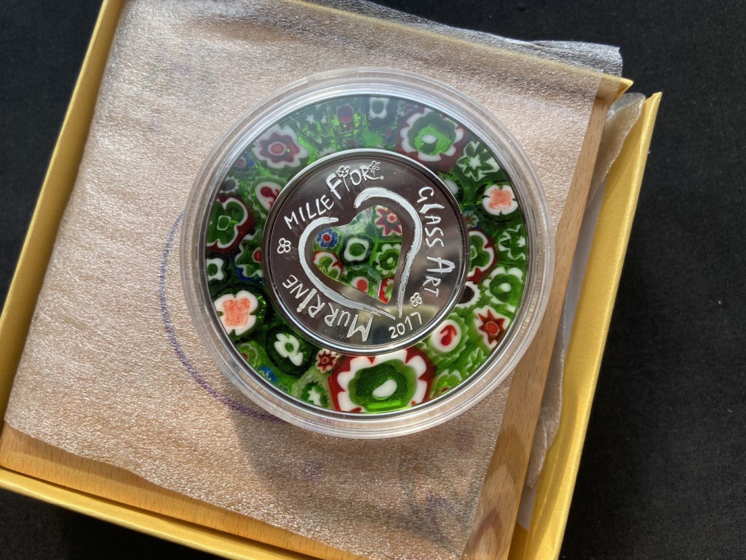 【币观天下】第131期钱币拍卖～ 库克2017年默勒石千花艺术3花卉爱心镶嵌玻璃银币