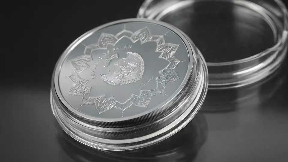 【币观天下】第131期钱币拍卖～ 帕劳2018年笑口常开大肚弥勒佛精制黑色超高浮雕镀金2盎司银币