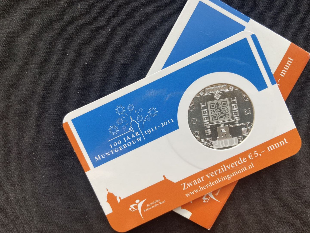 【币观天下】第131期钱币拍卖～ 【荷兰】获奖币荷兰5欧元镀银卡册