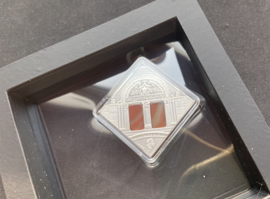 【币观天下】第131期钱币拍卖～ 【纽埃】纽埃2014年艺术改变世界罗马式建筑风格菱形仿古镶嵌玛瑙银币