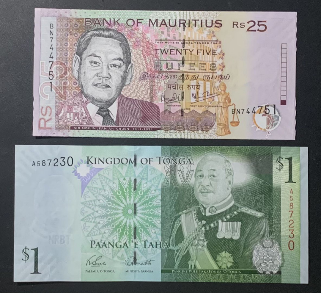 紫瑗钱币—微拍第122期—纸币场 毛里求斯 2006年 华人朱梅麟 25卢比 （P-49）汤加 2014年 1番加（P-37b）2枚一组 UNC
